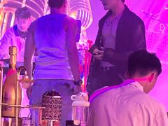 -喜鹊音乐酒馆(西街店)