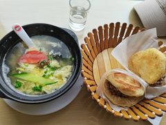 -闫家驴肉老店(华电一校店)