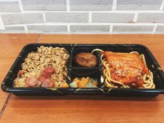 奥尔良鸡腿排意面糯米双拼饭&nbsp;-全家便利店(孩儿巷店)