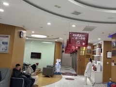 -雅悦齿科(顾村公园店)