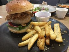 -HELLO 27 意面·沙拉·帕尼尼