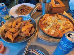 原味炸鸡和酱油鸡双拼-MI WU FACTORY米屋美食工厂餐厅(绿地店)