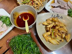 -亮亮面馆(经六路店)