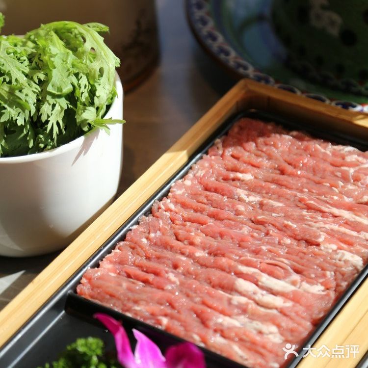 来自内蒙古大草原的美味，鲜嫩的羊肉久涮不老。