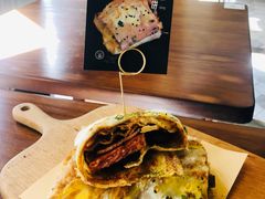 人类高质量蛋饼-茶是一枝花泡茶店