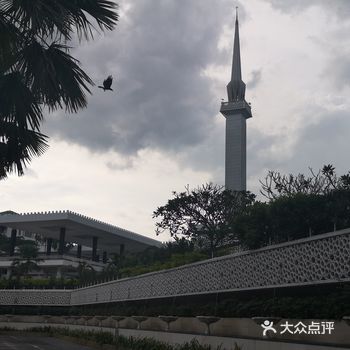 這是位於吉隆坡的馬來西亞國家清真寺