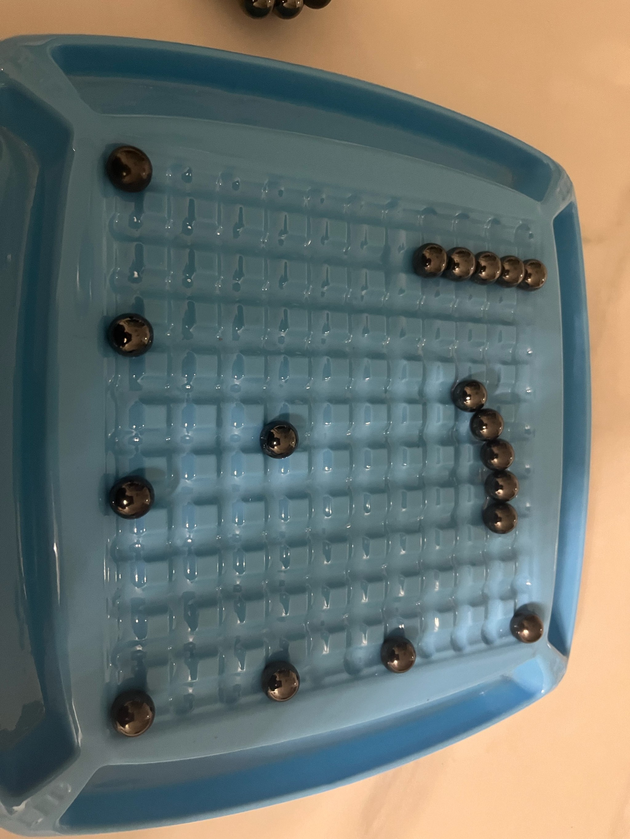 磁力珠棋盘=磁力珠的玩法慢