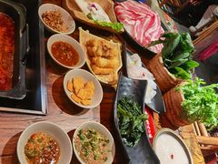 -老牌坊云南鱼豆花火锅(爱建店)