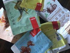 -良品铺子(海林广场店)