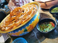 整只烤鸭-三人行骨头王火锅(长寿店)