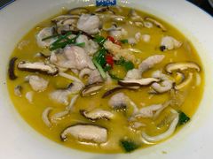 QQ酸汤鱼-蜜桃餐厅·伴山(湖滨商业街店)