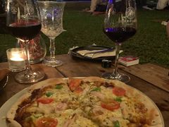 -Chom Cafe and Restaurant