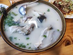 -美顺香食府鱼头老店(雪野湖店)