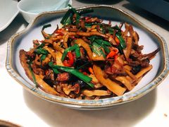 湘西腊肉焖烟笋-荷庭·精致湘菜(华强北九方店)