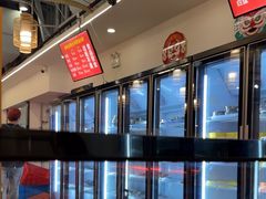 -杨老板·海鲜集市火锅·鲜切牛肉(中防万宝店)