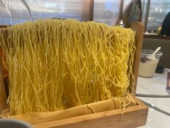 -洪氏嗨捞·广东猪肚鸡·椰子鸡火锅(西咸万象城店)