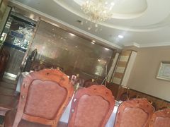 等位区-添福来墨鱼饺子 · 海鲜东北菜(大连星海·黄浦路店)