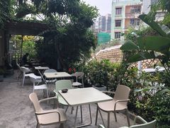 -彳亍咖啡·这里(水湾路店)