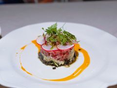 生牛肉塔塔配牛油果酱-Solo(衡山路店)