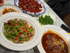 -渝信川菜 · 川味家常菜(财富购物中心店)