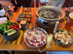 -叽叽扎扎烤肉场(生态城万达店)