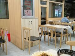 -江城燕子大排档(江汉路步行街店)