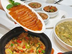 -梅利汴京烤鸭•开封豫菜地标店(东大街店)