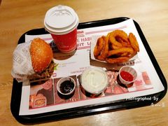 -The Habit Burger Grill 哈比特汉堡(复兴soho店)