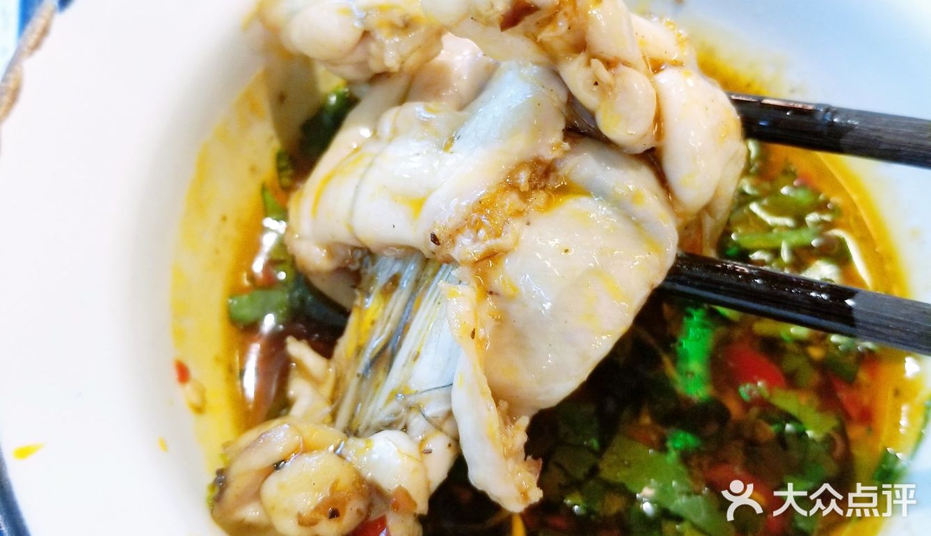 闹市中的菜市，鲜嫩美味的火锅