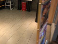 -麦当劳(上海虹桥站30B检票口楼上)