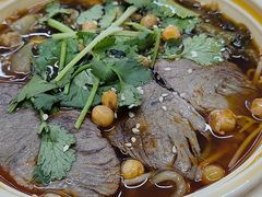 牛腱子泡椒酸辣粉-村外有星光小食铺(长嘉汇店)
