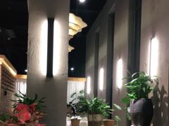 -墨居上隐·院子里火锅(峨眉店)