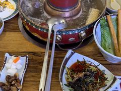 -毛辣果·贵州红酸汤牛肉火锅(西单店)