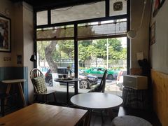 靠窗位-251#coffee roasters(沿河东路店)