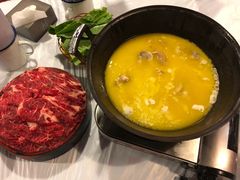 -鲜入围煮花胶鸡海鲜火锅