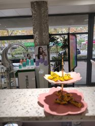 -PE SALON
