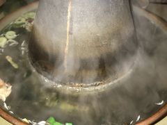 -洞庭洲·防空洞火锅·烧烤·铜锅涮肉(新百广场店)