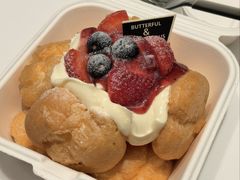 草莓蛋糕咸奶油泡芙-B&C黄油与面包·THE GARDEN BAKERY概念店(世纪汇店)