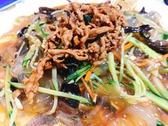 肉冒拉皮-天添纸包鸡家常菜