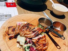 炭烧猪颈肉-小大董·烤鸭(凤凰汇店)