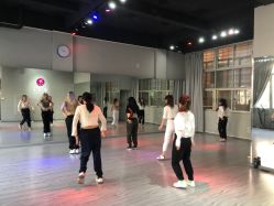 -星秀丽模特T台·舞蹈师资培训中心