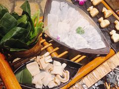 -老牌坊云南鱼豆花火锅(爱建店)