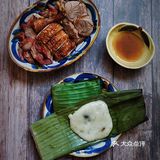 今天买了猪蹄子，烧鸭，蜜汁叉烧！