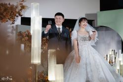 -莫小姐婚纱