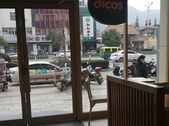 -德克士(通宝路店)