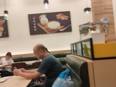 -佰搭果·广式茶餐厅(西华路店)