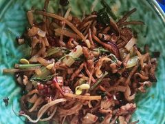 -包整·丝娃娃(一览甲秀楼风景店)