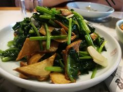 菠菜炒杏鲍菇-小吊梨汤·北京菜(香山店)