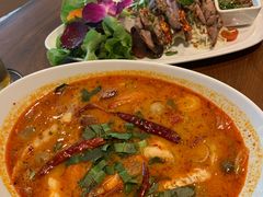 -Chom Cafe and Restaurant