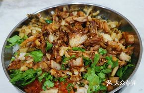 Pickled Mustard Leaf and Bamboo Shoots Braised Pork Rice